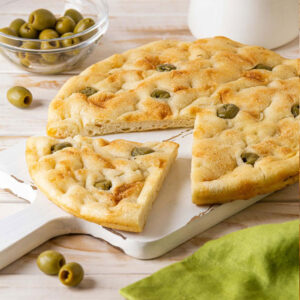 Focaccia bianca con olive - immagine 2